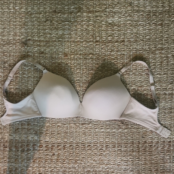 Victoria's Secret Other - Cream T-Shirt Bra with Invisible Padded Underwire and Adjustable Straps